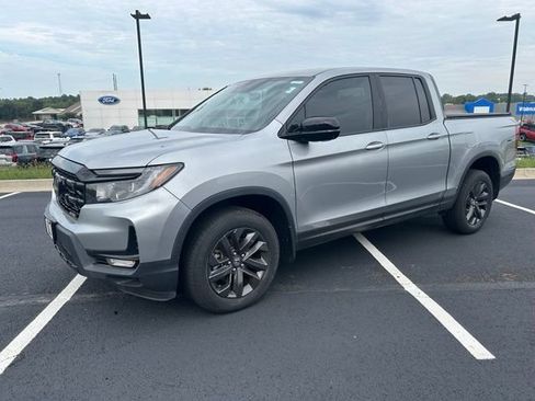 Used 2024 Honda Ridgeline Sport image 4