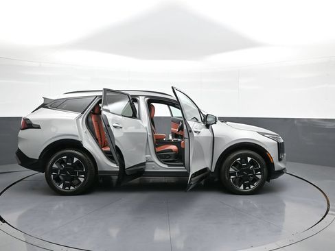 Certified 2026 Kia Sportage SX AWD/4WD image 43