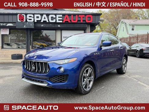 Used 2017 Maserati Levante w/ Luxury Package image 1