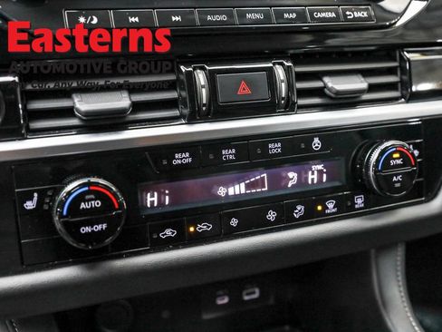 Used 2023 Nissan Pathfinder SL image 20