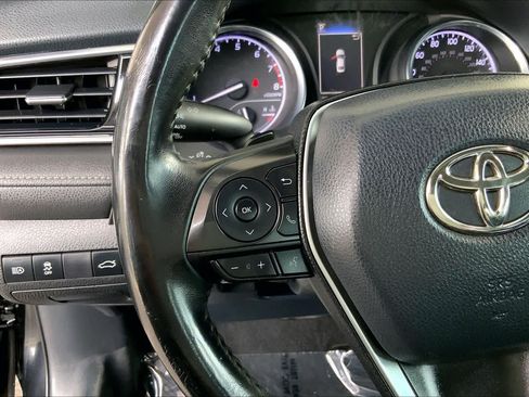Used 2018 Toyota Camry SE w/ Moonroof Package FWD image 23
