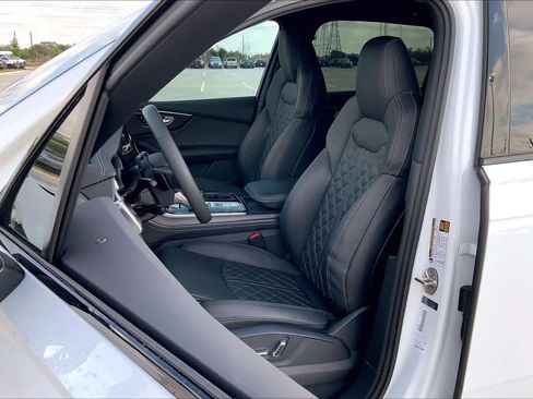 Used 2025 Audi SQ7 Premium Plus w/ Executive Package image 7