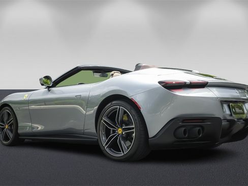 Certified 2024 Ferrari Roma Spider image 5