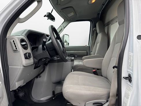 Used 2022 Ford E-350 and Econoline 350 Super Duty w/ Power Windows & Locks Group image 9
