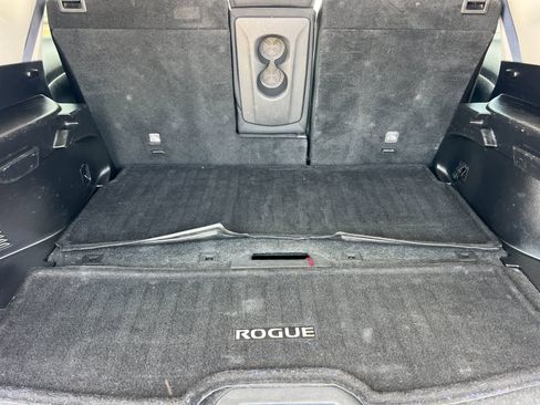 Used 2019 Nissan Rogue SV FWD image 16