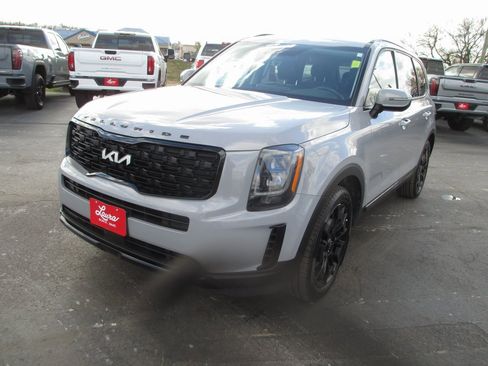 Used 2022 Kia Telluride EX w/ EX Premium Package image 9