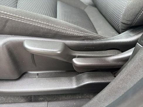 Used 2024 GMC Terrain SLE image 23