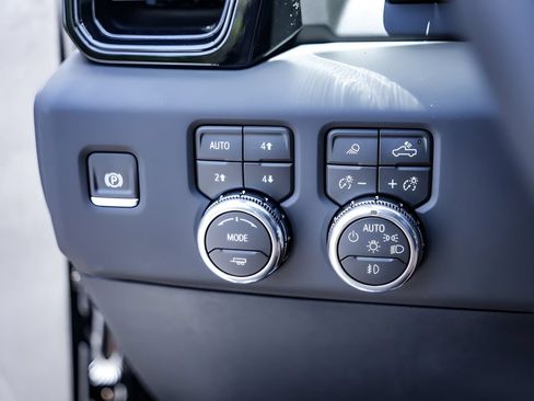 New 2026 GMC Sierra 1500 AT4 w/ AT4 Premium Package AWD/4WD image 18