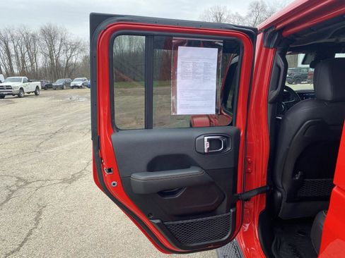 Used 2025 Jeep Gladiator High Tide image 28