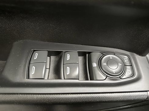 Used 2021 Chevrolet Silverado 1500 Custom image 18