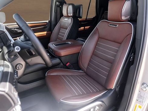 Used 2023 GMC Yukon Denali Ultimate w/ LPO, Floor Liner Package AWD/4WD image 7