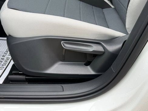 New 2026 Volkswagen Taos S image 24