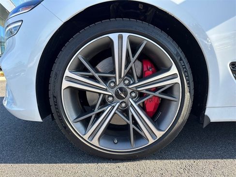 Used 2025 Genesis G70 3.3T Advanced image 11