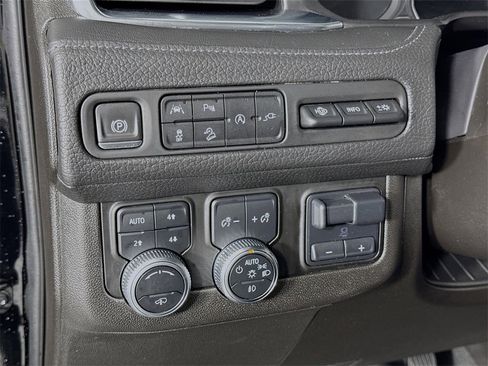 Used 2021 GMC Yukon Denali image 26