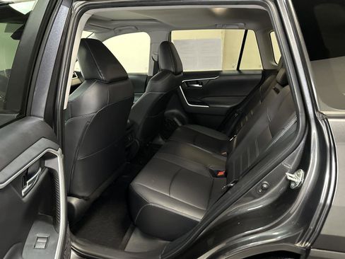Used 2023 Toyota RAV4 XLE Premium image 32