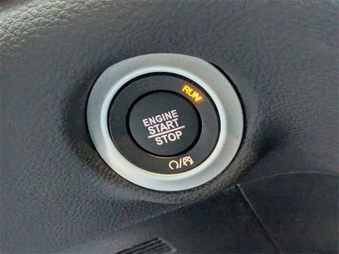 New 2026 Chrysler Pacifica Select image 23