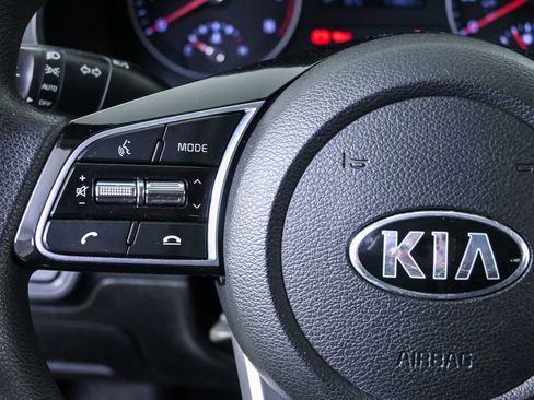 Used 2019 Kia Forte LXS image 9