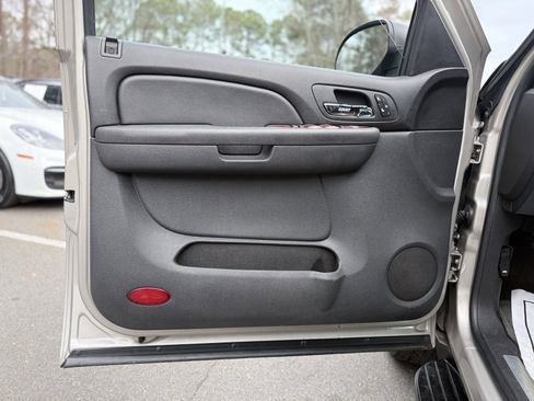 Used 2007 Chevrolet Avalanche LTZ w/ LTZ Preferred Equipment Group image 17