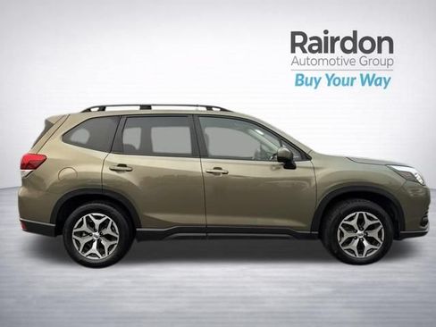 Used 2023 Subaru Forester Premium AWD/4WD image 8