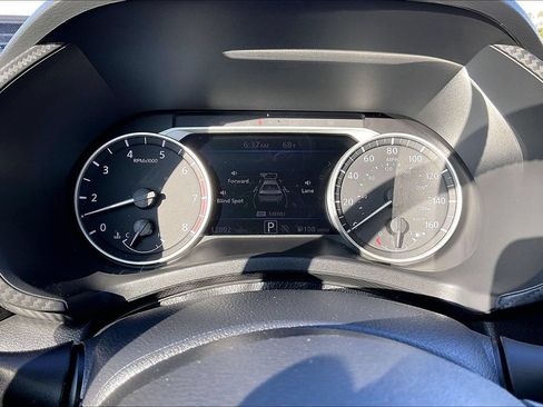Used 2025 Nissan Sentra SR FWD image 18