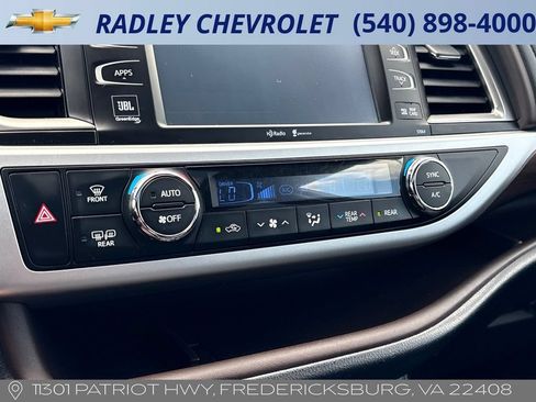 Used 2015 Toyota Highlander Limited AWD/4WD image 10