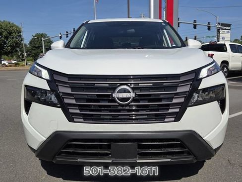 Certified 2026 Nissan Rogue SV FWD image 8