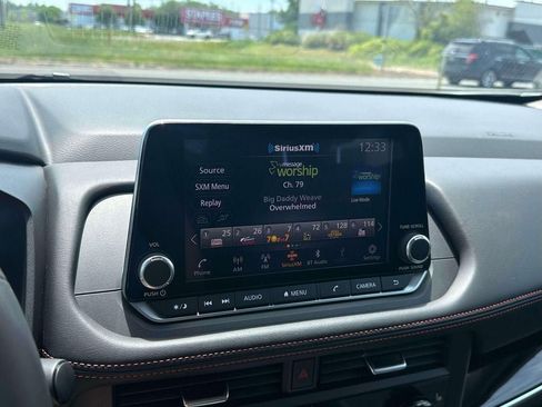 Used 2026 Nissan Rogue SV w/ Rock Creek Premium Package AWD/4WD image 28