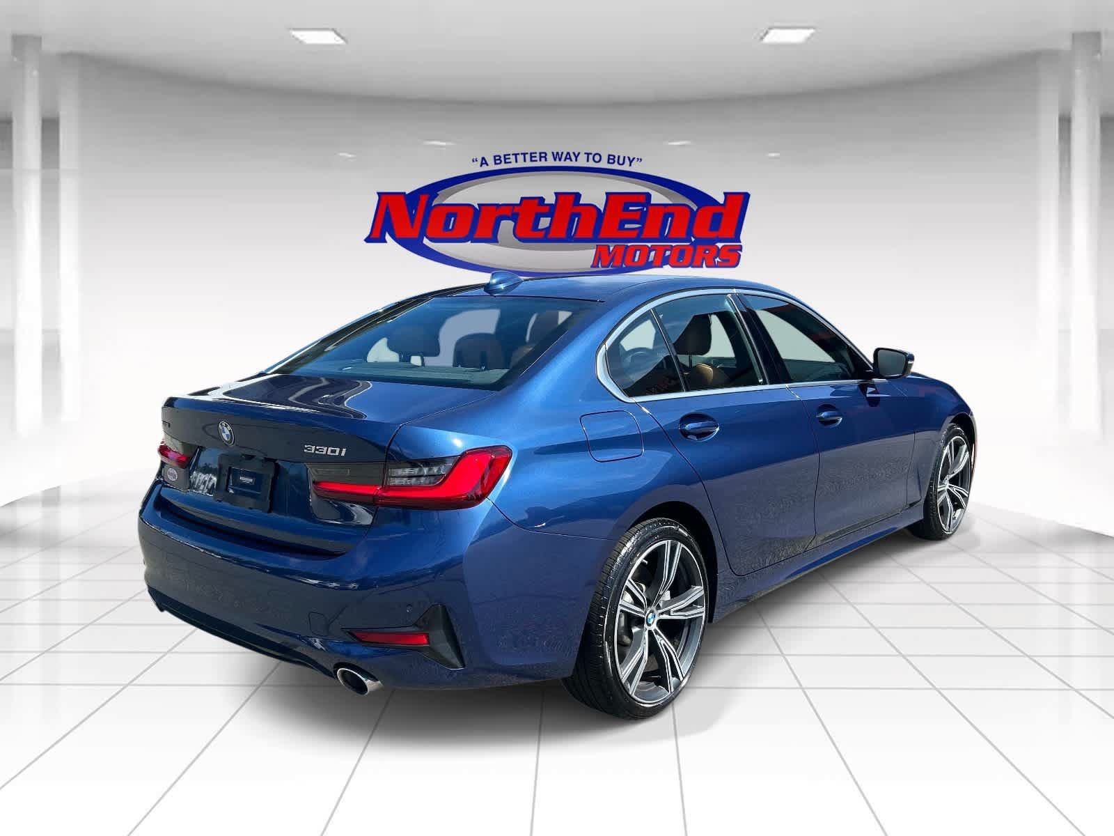 Used 2022 BMW 330i xDrive Sedan w/ Driving Assistance Package AWD/4WD image 3