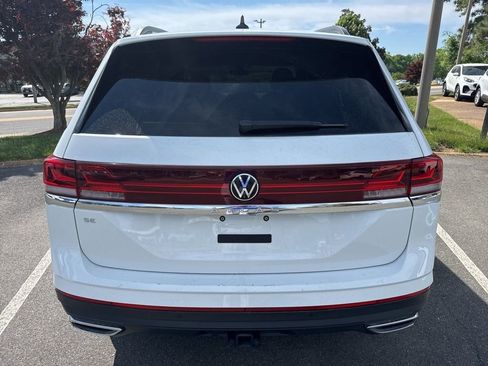 Used 2025 Volkswagen Atlas SE image 4