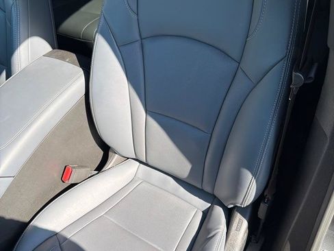 Used 2023 Buick Enclave Essence AWD/4WD image 22