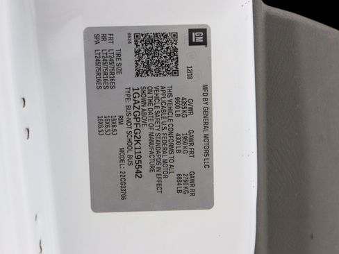 Used 2019 Chevrolet Express 3500 LT w/ LT Preferred Equipment Group RWD image 31