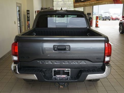 Certified 2023 Toyota Tacoma SR5 AWD/4WD image 15
