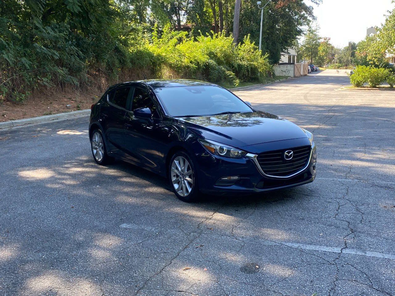 Used 2017 MAZDA MAZDA3 Touring FWD image 3
