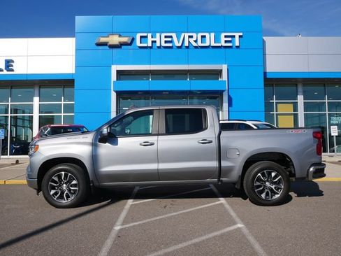 Used 2023 Chevrolet Silverado 1500 LT AWD/4WD image 4