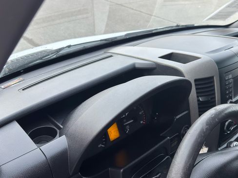Used 2014 Mercedes-Benz Sprinter 2500 image 17
