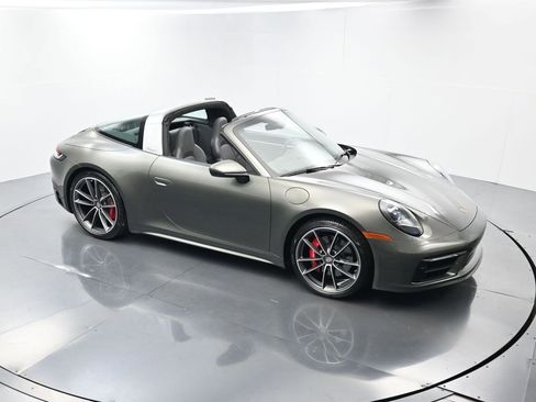 Used 2021 Porsche 911 Targa 4S w/ Sportdesign Package image 45