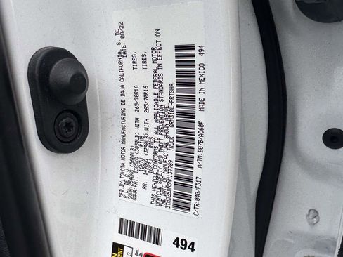 Certified 2022 Toyota Tacoma TRD Off-Road image 28