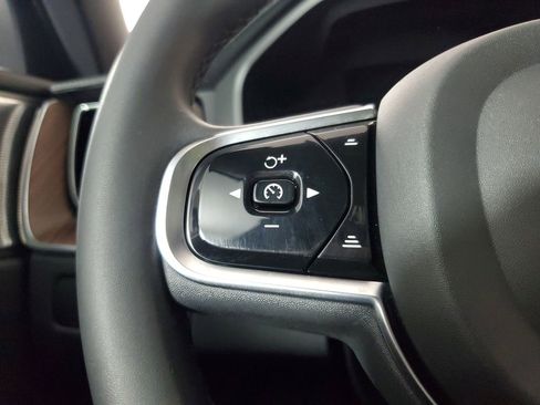 Used 2023 Volvo XC60 B5 Ultimate FWD image 27