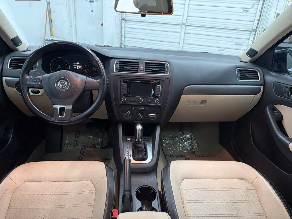 Used 2014 Volkswagen Jetta SEL FWD image 24