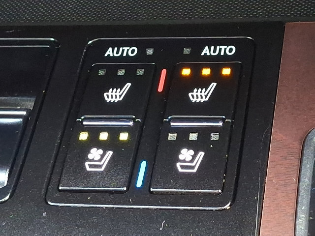 Used 2020 Lexus RX 450h AWD w/ Premium Package image 24