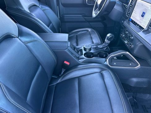 Used 2025 Ford Bronco Badlands AWD/4WD image 15