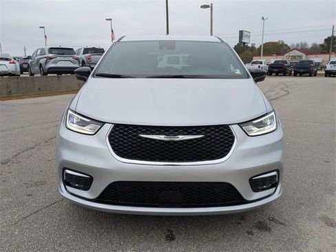 New 2026 Chrysler Pacifica Select image 8