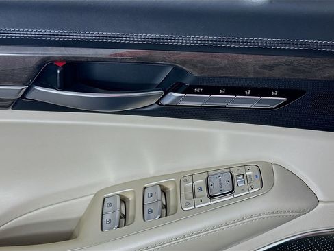 Used 2017 Genesis G90 5.0 Ultimate image 23