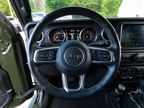 Used 2022 Jeep Gladiator Overland w/ Popular Equipment Package AWD/4WD image 11
