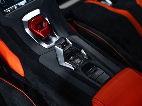 Used 2022 Lamborghini Huracan STO RWD image 51
