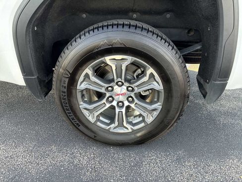 Used 2023 GMC Sierra 1500 SLT image 32