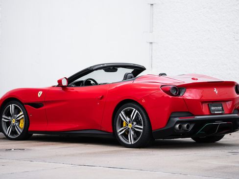 Used 2019 Ferrari Portofino image 14