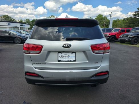 Used 2017 Kia Sorento FWD w/ LX Convenience Package image 5