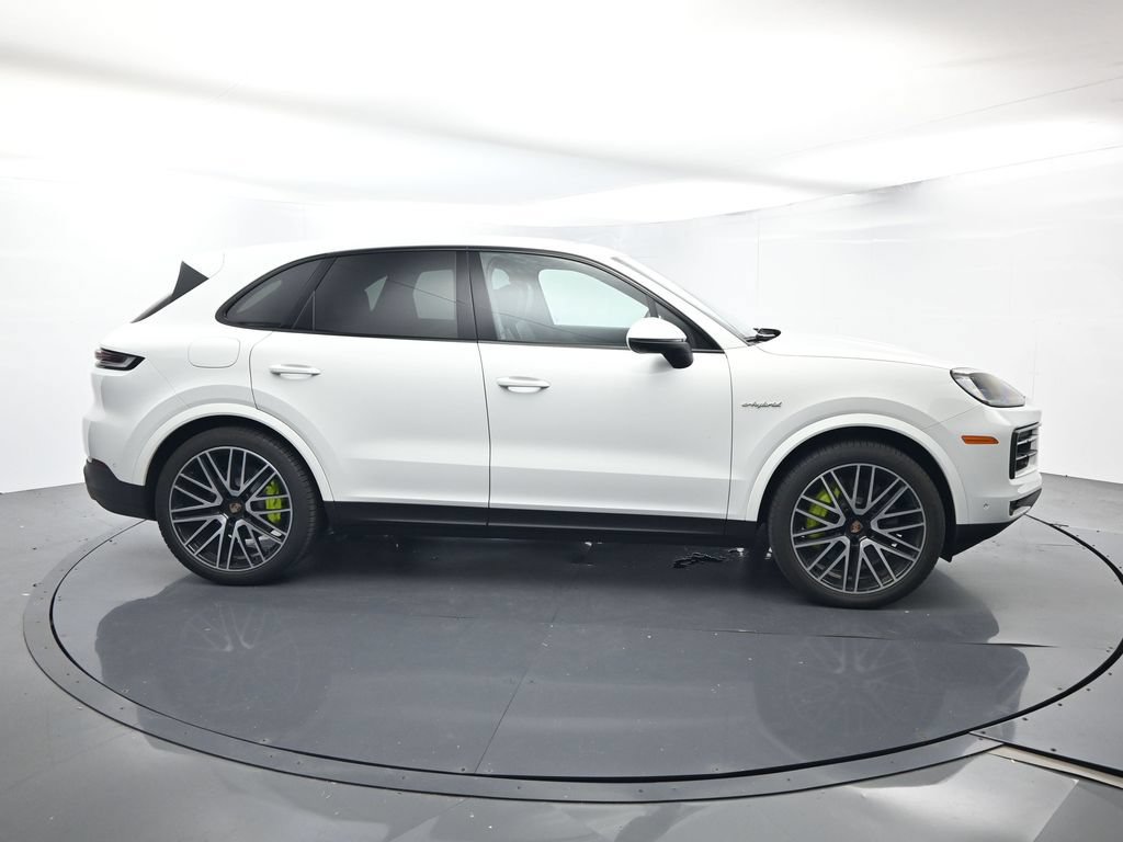 Certified 2026 Porsche Cayenne E-Hybrid AWD/4WD image 16