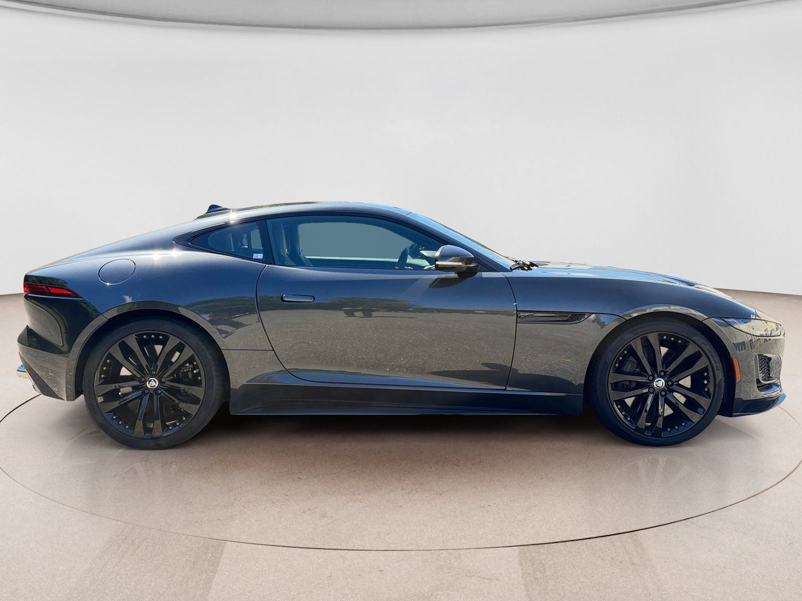 Used 2024 Jaguar F-TYPE R-Dynamic RWD image 6